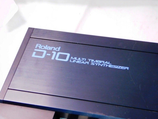 Y205★Roland/D-10/シンセサイザー/61鍵/ローランド/ MULTI TIMBRAL LINER SYNTHESIZER/キーボード/ジャンク/送料1420円〜_画像2