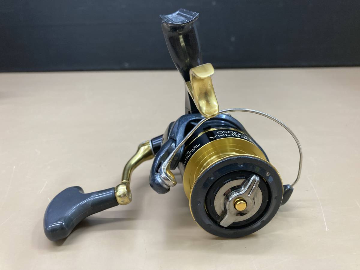 A123[06]S10(スピニングリール) 使用感多中古 SHIMANO/シマノ 11BB-Xデスピナ C3000DXG/付属品なし 2/8出品_画像1