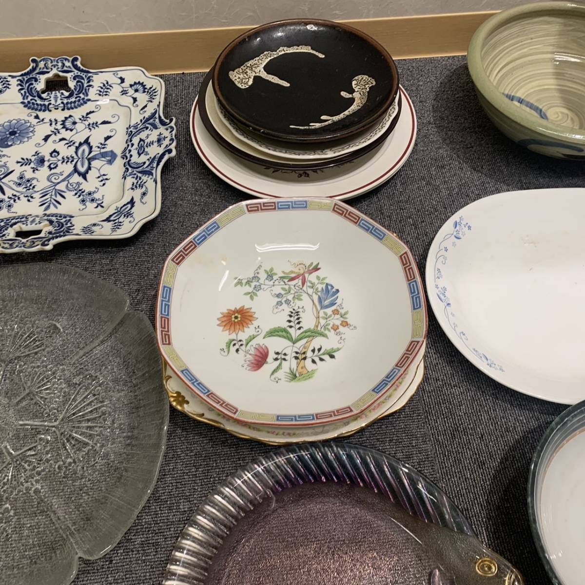 【N-17229】1円スタート 食器おまとめ 他 セット売り 大量 皿 小皿 器 ガラス 大皿 コレクション 中古品～未使用までの画像8