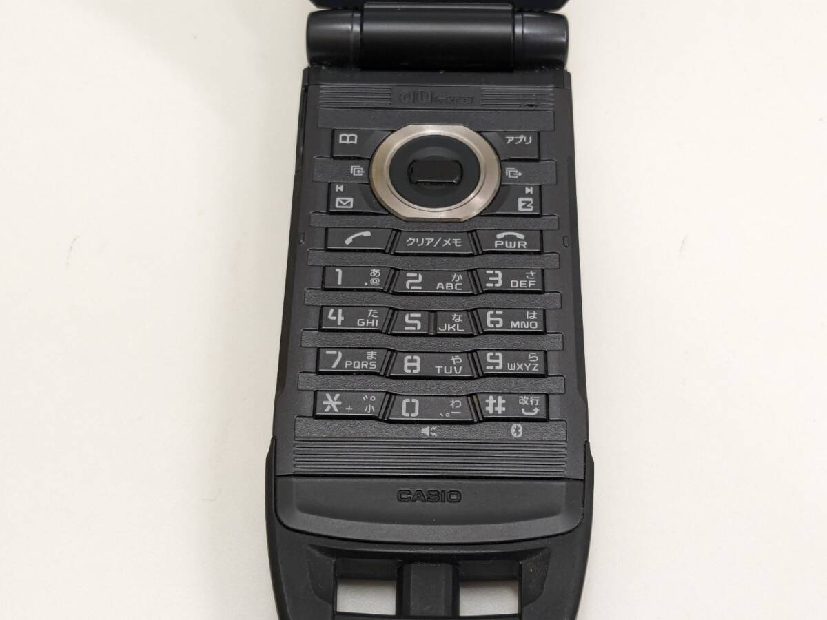 【RG-965】【1円～】au CAY01 CASIO G'z One TYPE-X ブラック 2010年製 ガラケー 動作確認済み 充電ケーブル付き 中古品 保管品 現状品_画像3