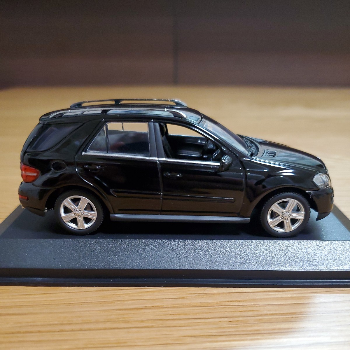 1/43 ミニチャンプス MINICHAMPS/Mercedes-Benz M-Class Facelift 2008 Schwarz/メルセデス・ベンツ Mクラス フェイスリフト ブラック_画像3