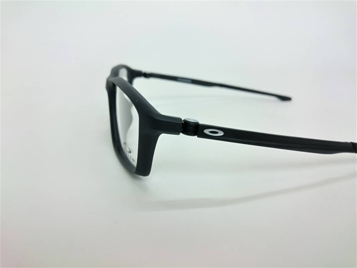 新品 オークリー メガネ OX8138-0155 ブラック 正規品 フレーム 専用ケース付 最後の1本_画像3