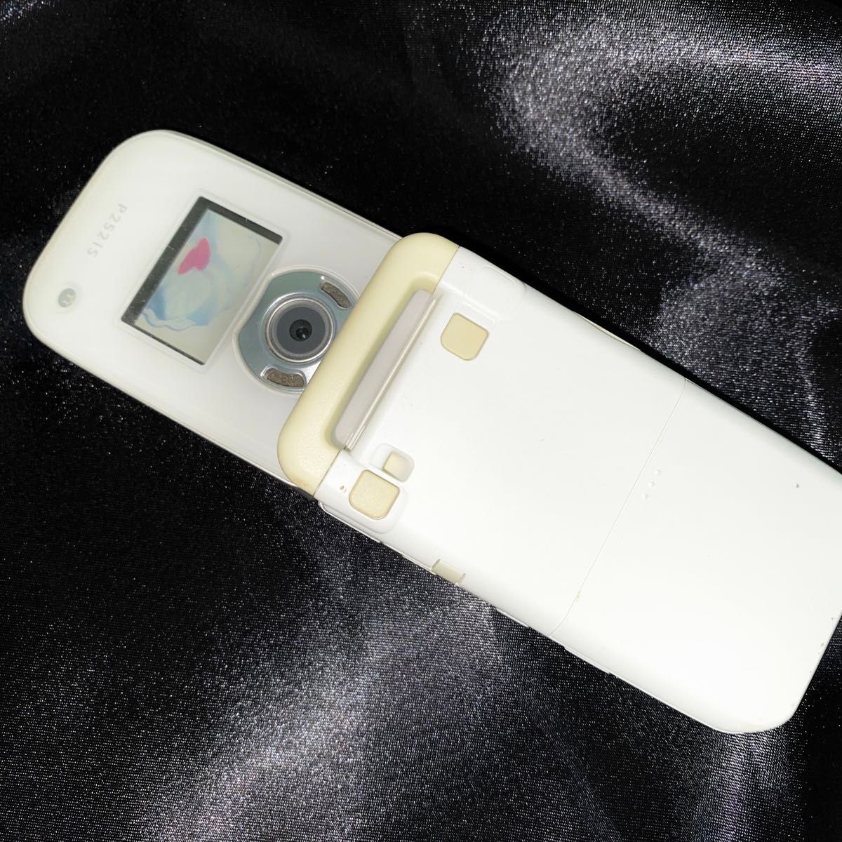 docomo P252iS ホワイト 白 モックアップ ガラケー 携帯 見本品