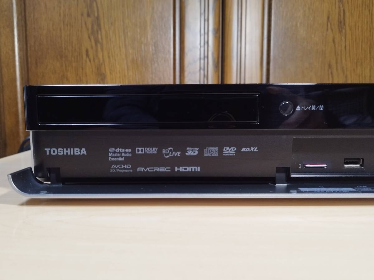 東芝 Toshiba DBR-M490/6chタイムシフト録画+3番組同時録画可/5TB HDD/B-CAS3枚,新品リモコン,HDMIケーブル付属/動作良好_画像2