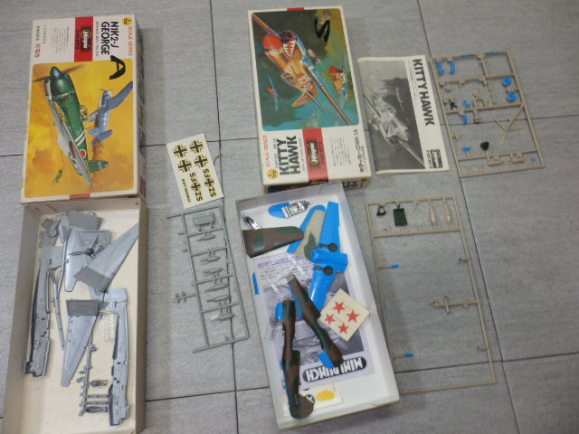 ハセガワ/1/72/イギリス空軍カーチスキティホークMk.1A戦闘機/ホビー キット 川西 N1K2-J 局地 戦闘機 紫電改 G6197の画像1