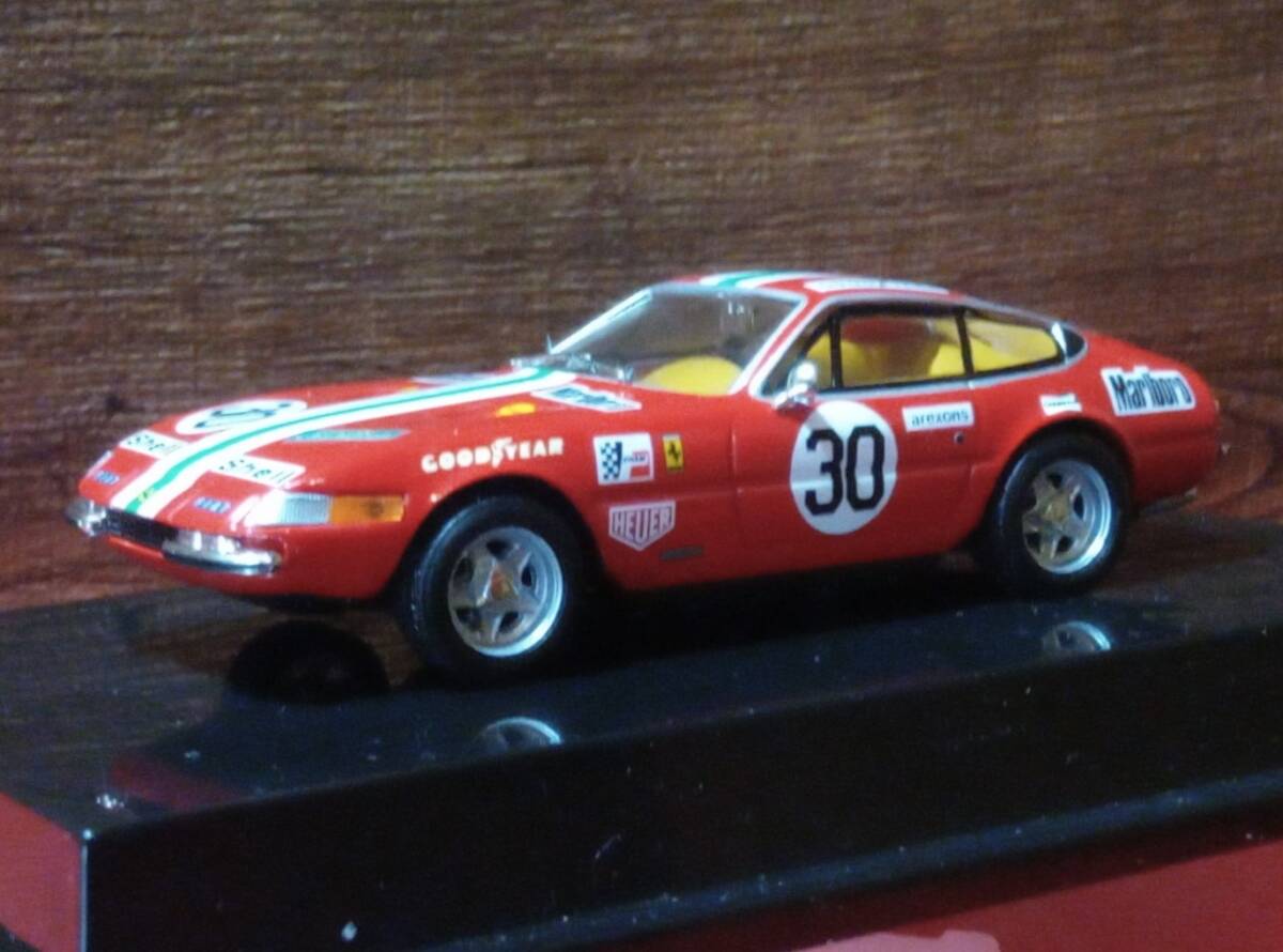 Hot Wheels 1/43 Ferrari 365GTB/4 Daytona Coupe 1968 (Rosso)  フェラーリ365GTB/4デイトナ の画像3
