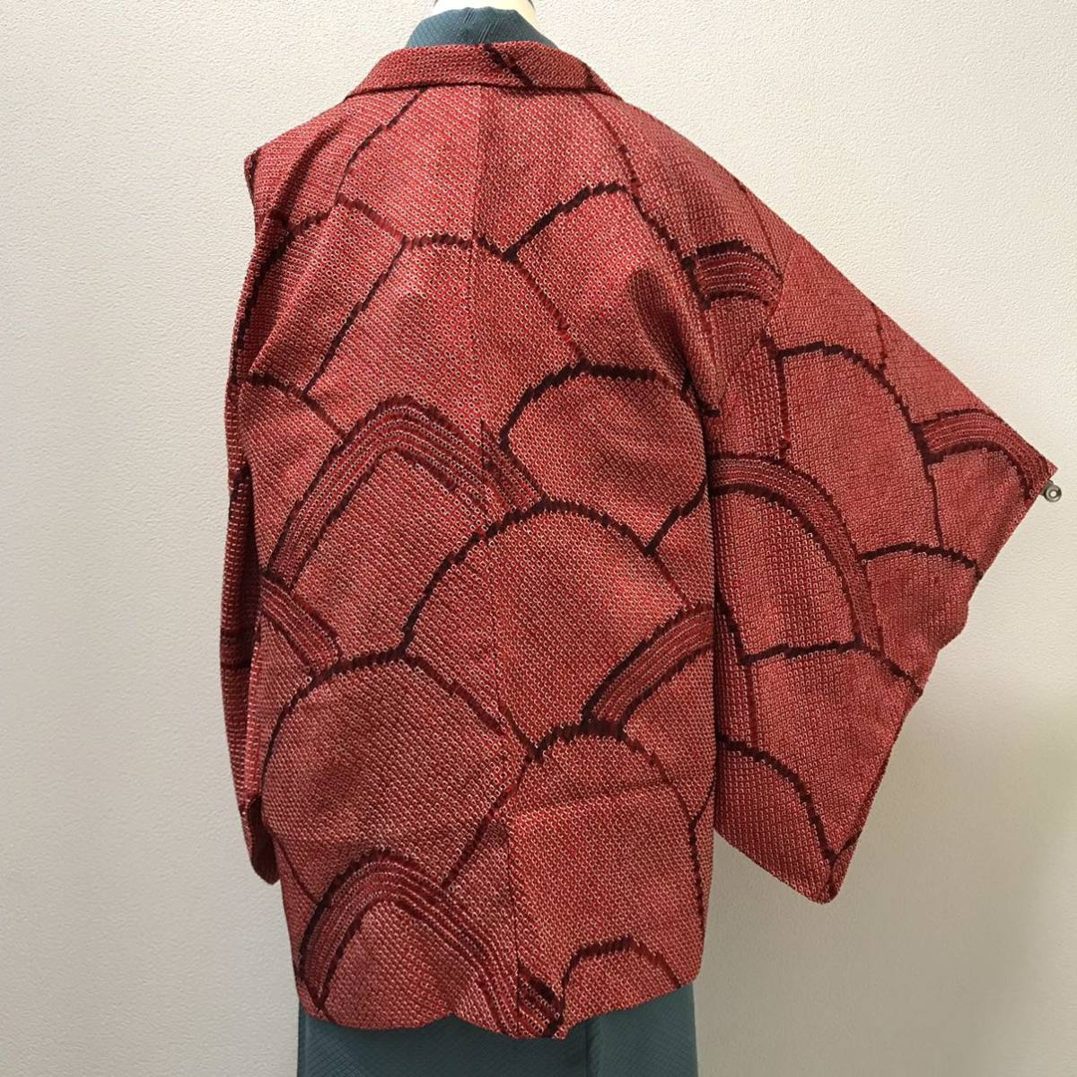 [コート]羽織 美品 正絹 赤色 総鹿の子絞り 青海波模様 袷 リサイクル着物 kimono japan