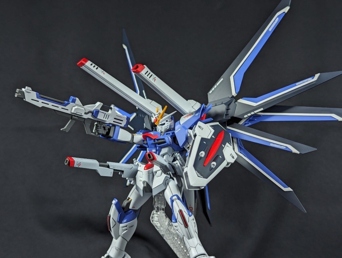 1円スタート 完成品 塗装済み バンダイ HGCE 1/144 ライジング 1円スタート 完成品 塗装済み バンダイ HGCE 1/144 ライジング