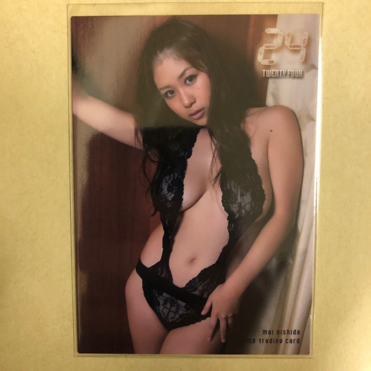 西田麻衣 2013 ボム トレカ アイドル グラビア カード 下着 RG69 タレント トレーディングカード BOMBの画像1