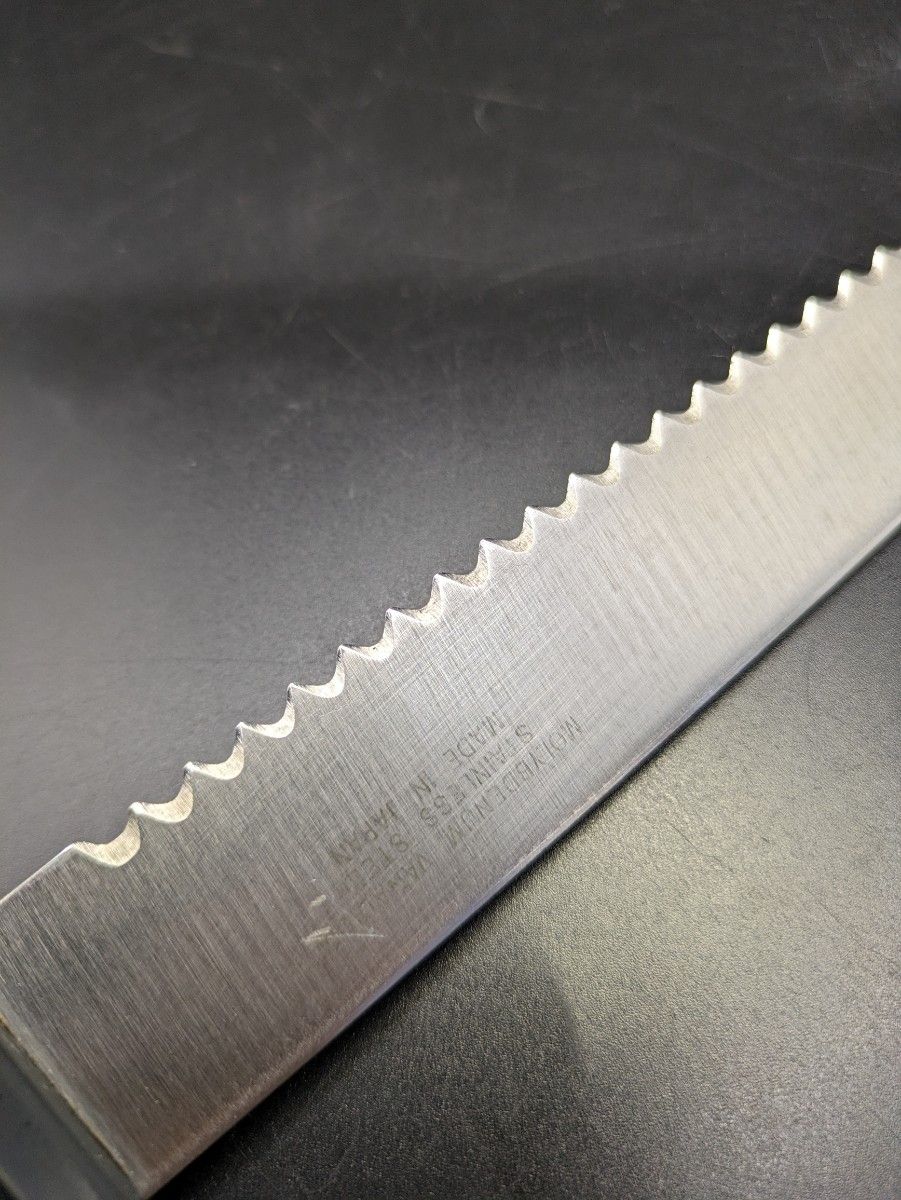 121　パン切りナイフ　日本製　モリブデンバナジウム鋼　ステンレス