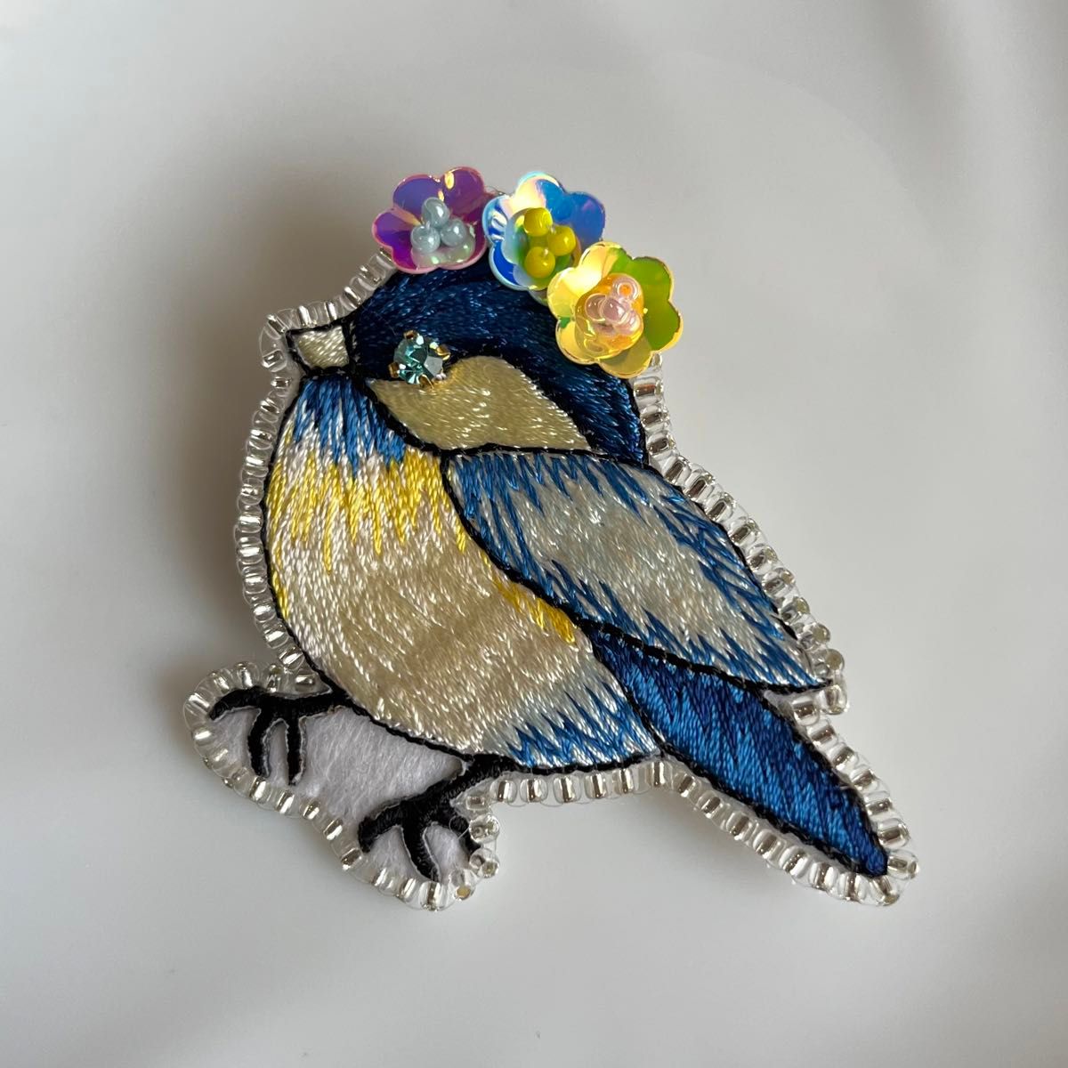 bluebird ブローチ　鳥　ビーズ刺繍