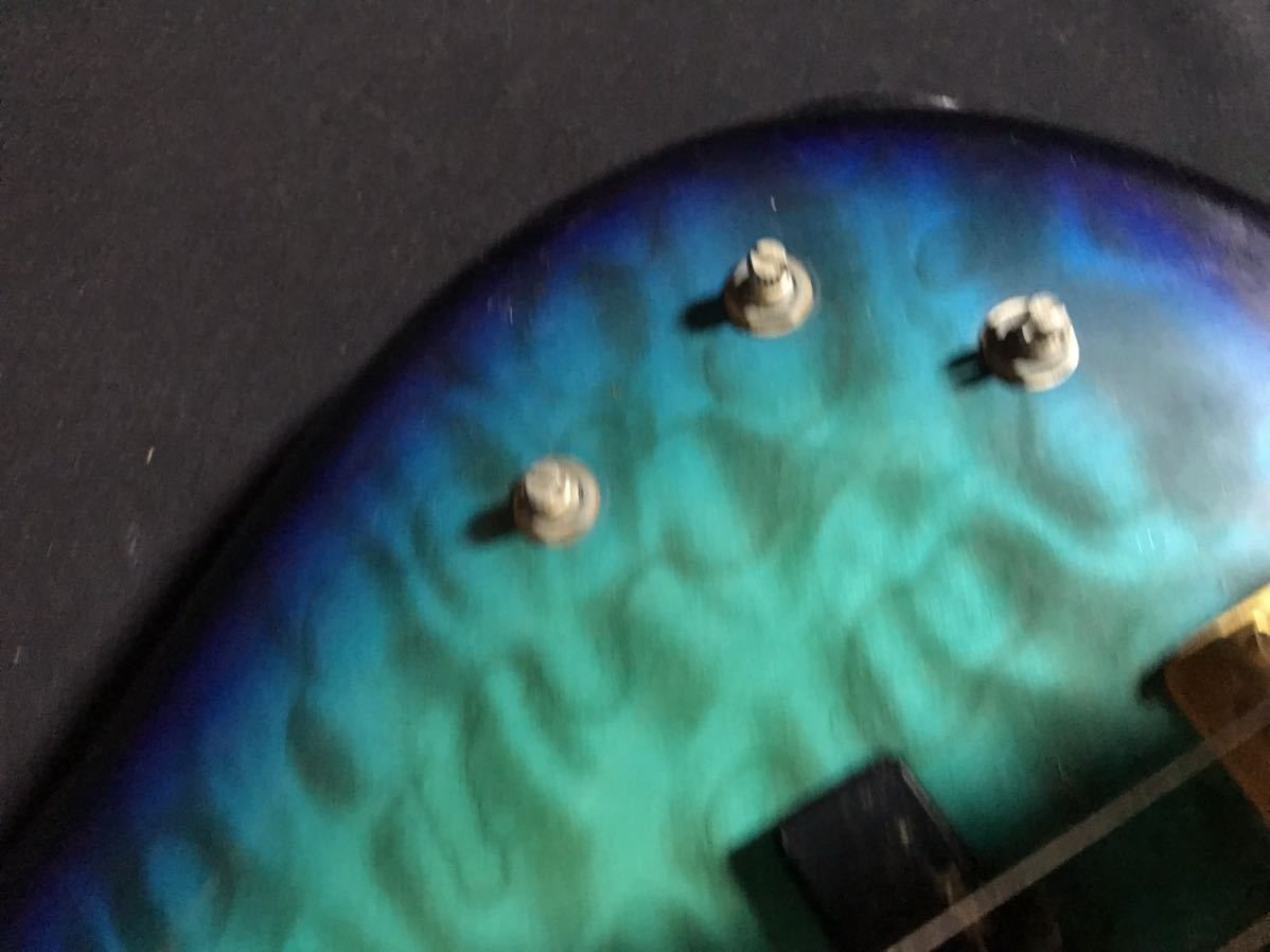 FERNANDES BASS ベースギター 4弦　弦楽器　ブルー　音出し未確認　ストラップ付き_画像4