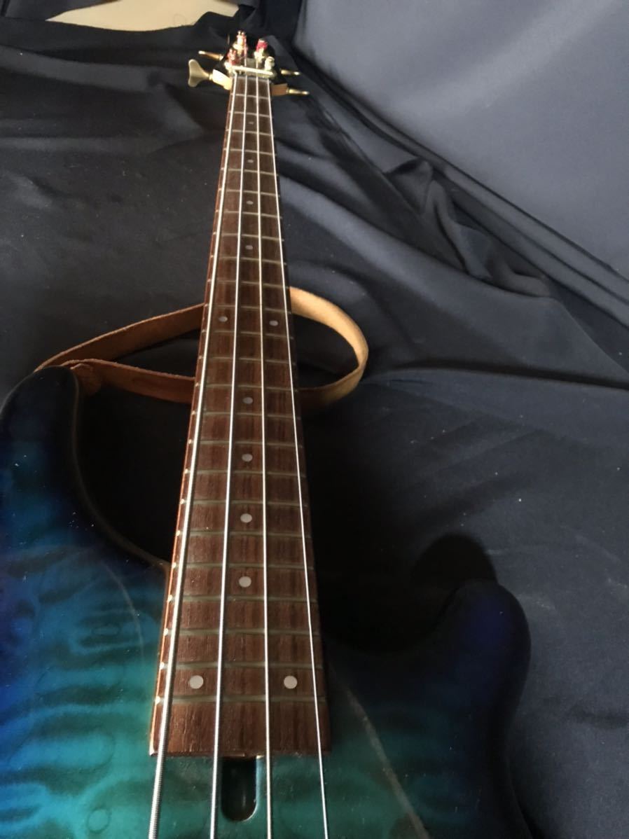 FERNANDES BASS ベースギター 4弦　弦楽器　ブルー　音出し未確認　ストラップ付き_画像5