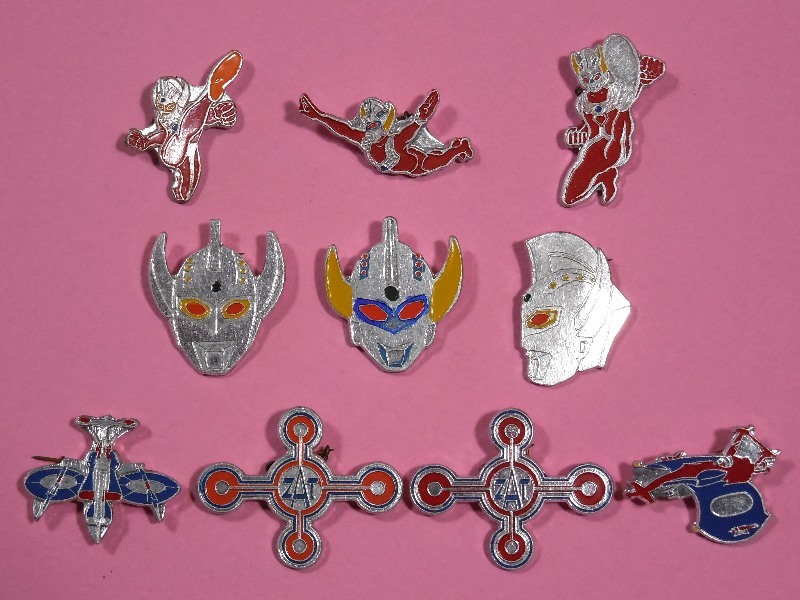 競売 当時物 ウルトラ兄弟 (4) ウルトラマンタロウ 小学館バッジ ウルトラマンタロウ