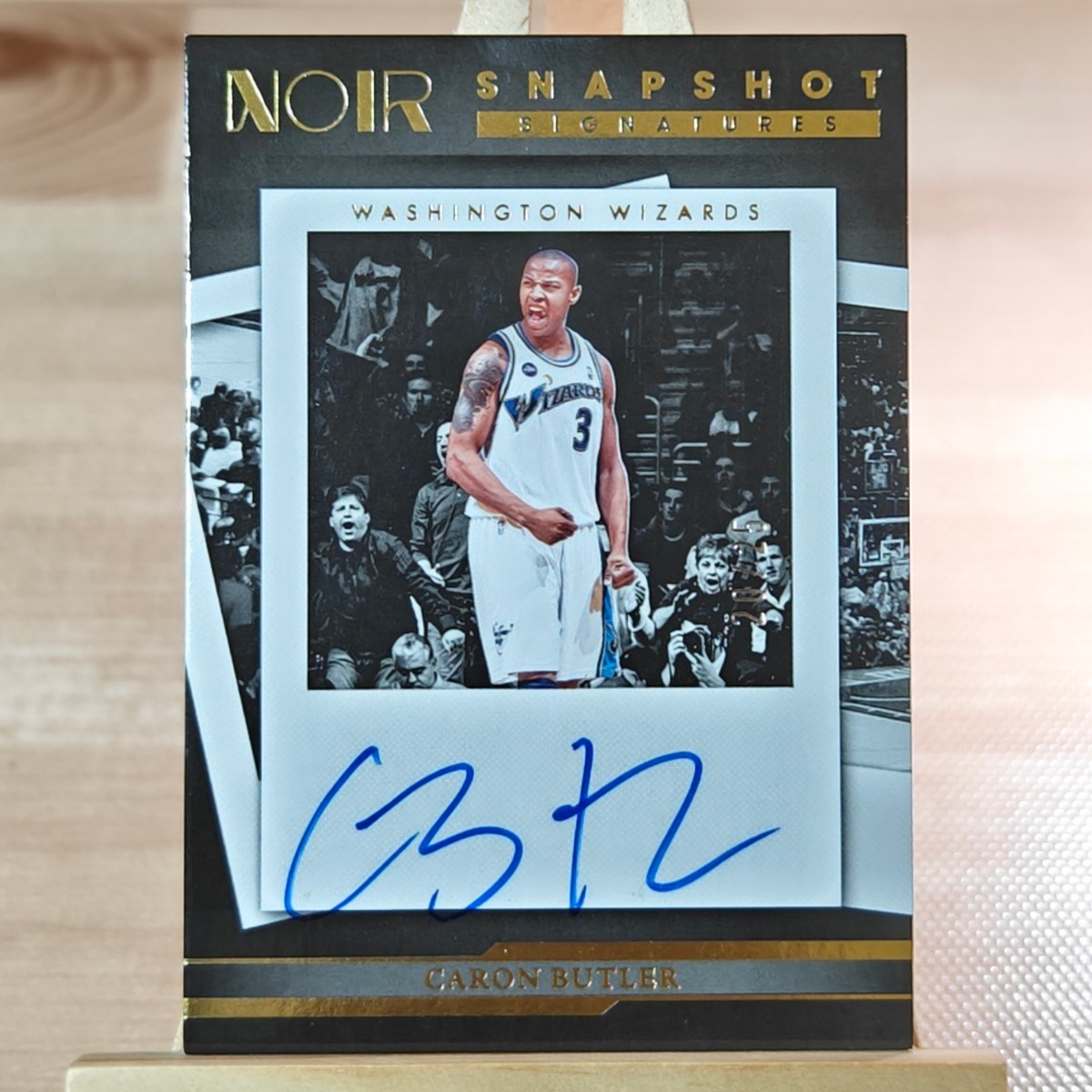 25枚限定 カロン・バトラー 2022-23 Panini Noir Snapshot Signatures Caron Butler 20/25 Auto 直筆サインカード ワシントン・ウィザーズ_画像1