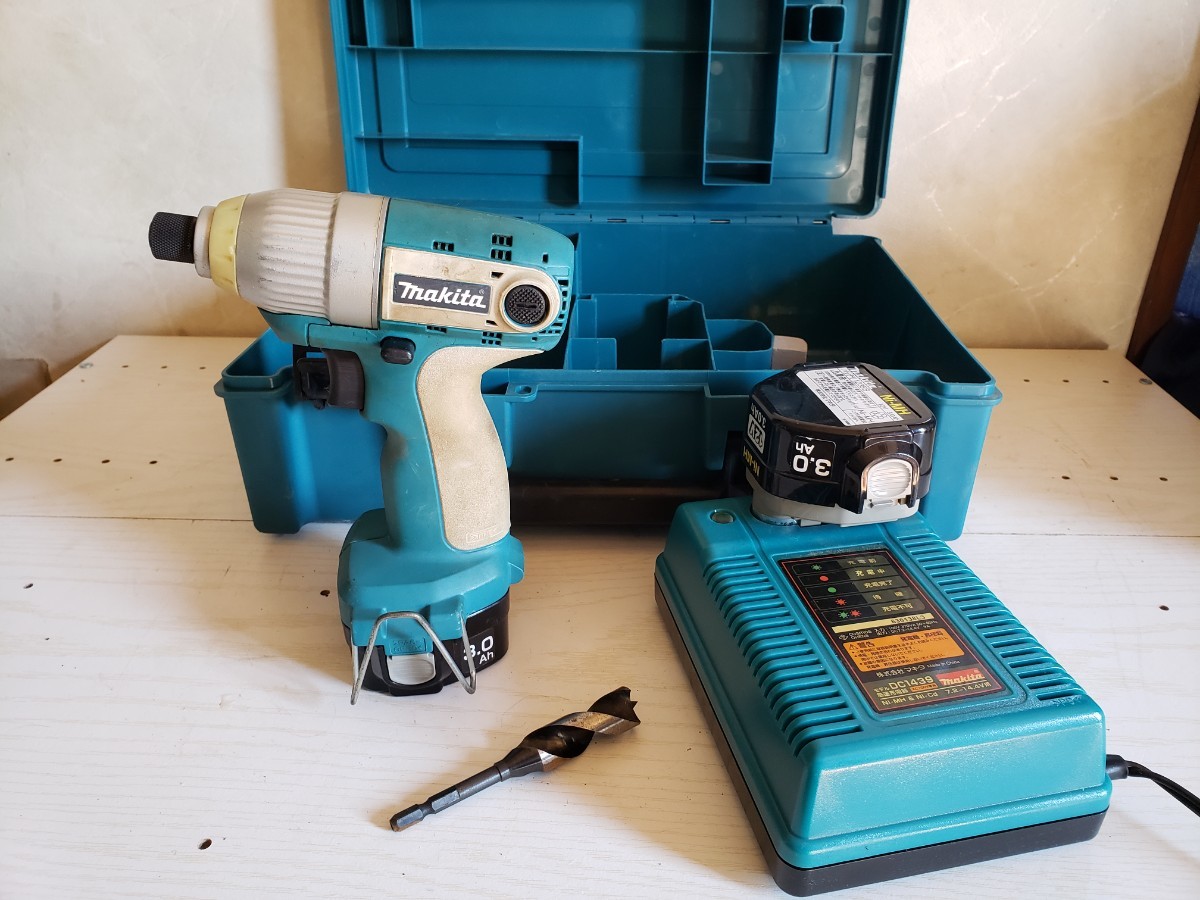 ◎ makita 充電式インパクトドライバー　6919ND 中古完動品_画像2