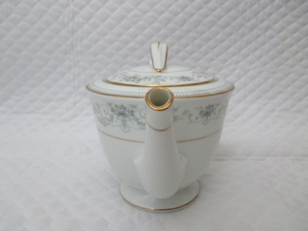 L2569【Noritake/ノリタケ】NOBLE 2600/ノーブル/ティーポット/白・ホワイト系/花柄/USED_画像2