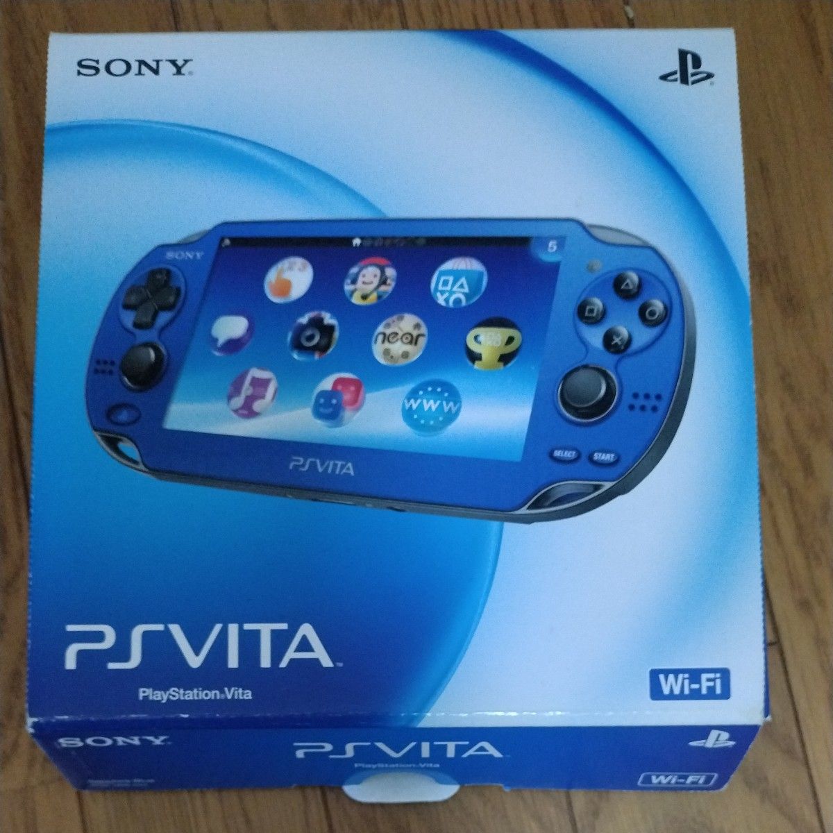 PSvita 本体と充電器と16GBのメモリー付き PSvita 本体と充電器と16GBのメモリー付き