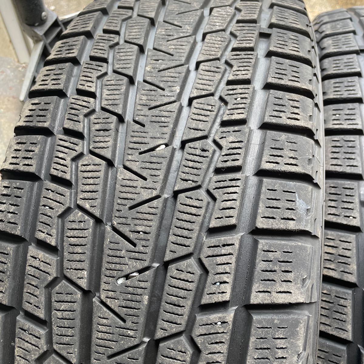 ヨコハマ　225/60R18 4本セット_画像2