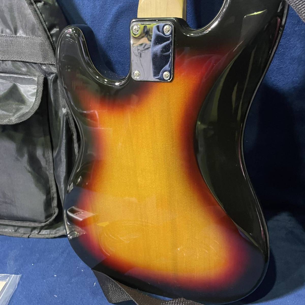 西542 Bacchus バッカス ３トーンサンバーストエレキベース 販売終了カラー ベース ギター _画像4