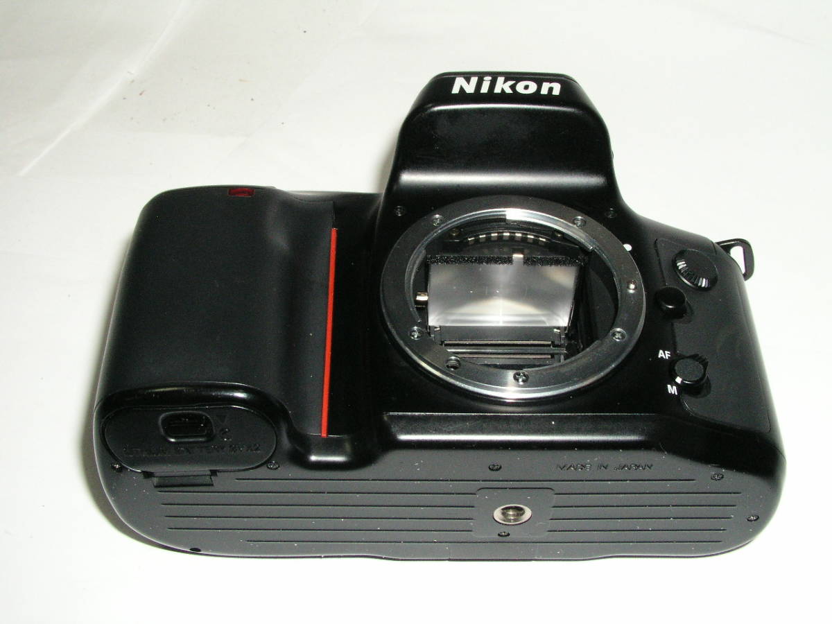 5772●● Nikon F70 ボディ 裏蓋に汚れあり ●82の画像5
