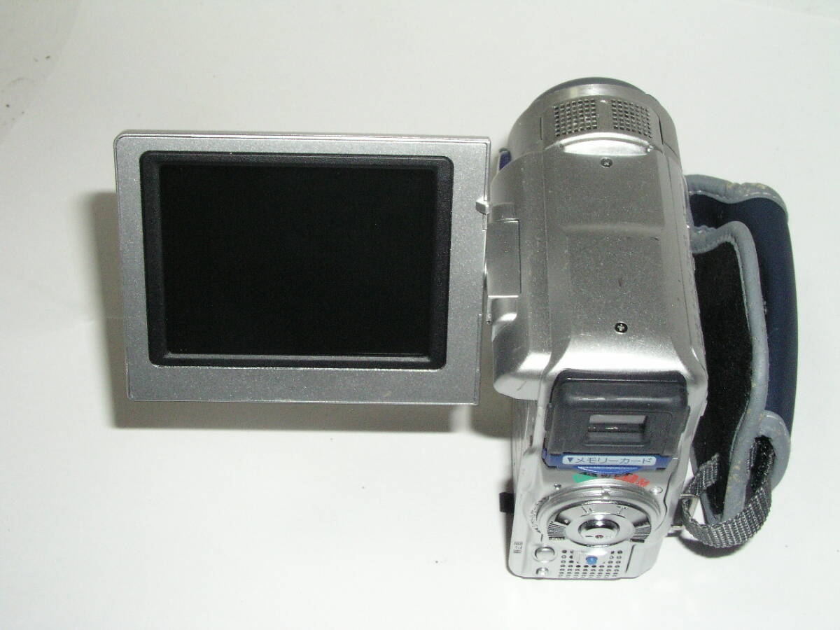 5858●● Victor GR-DX115、MiniDVテープ式ビデオカメラ ●75の画像7