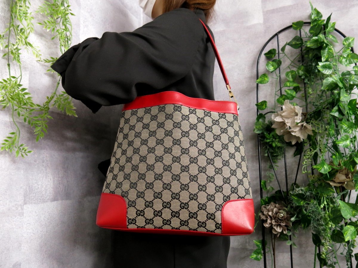 超美品●GUCCI グッチ●GGキャンバス●カーフ レザー 本革●ワンショルダー バッグ●ネイビー 赤 ベージュ●G金具●B5 収納 書類●Js44787_画像2