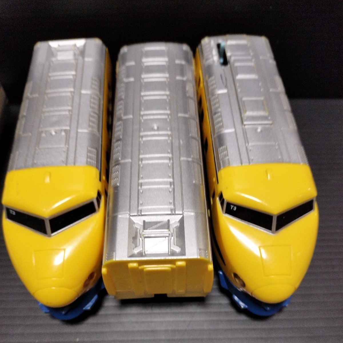 プラレール「はやぶさ・こまち・N700系・ドクターイエロー プラレール「はやぶさ・こまち・N700系・ドクターイエロー