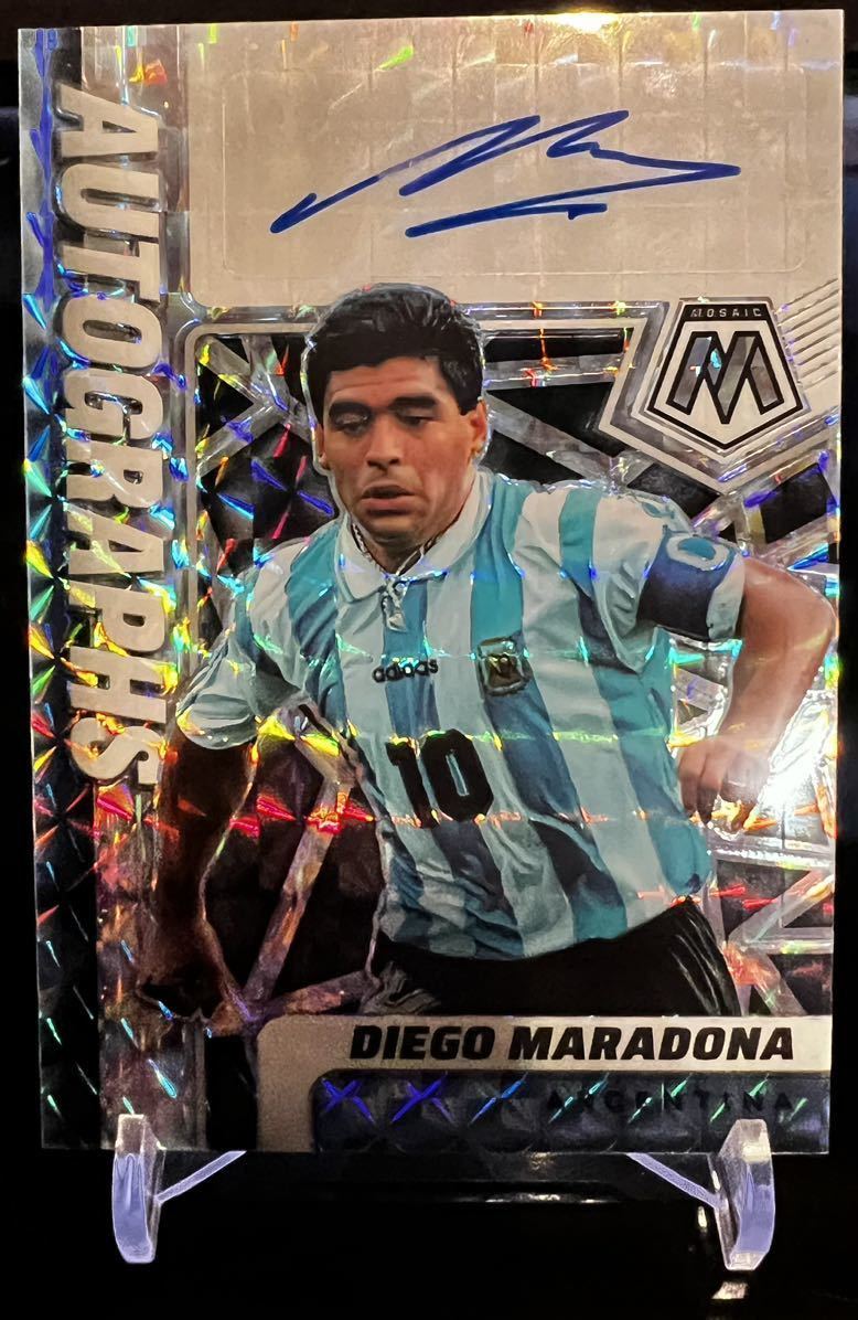 2021-22 Panini Mosaic Road To World Cup DIEGO MARADONA Auto　マラドーナ　直筆サインカード_画像1