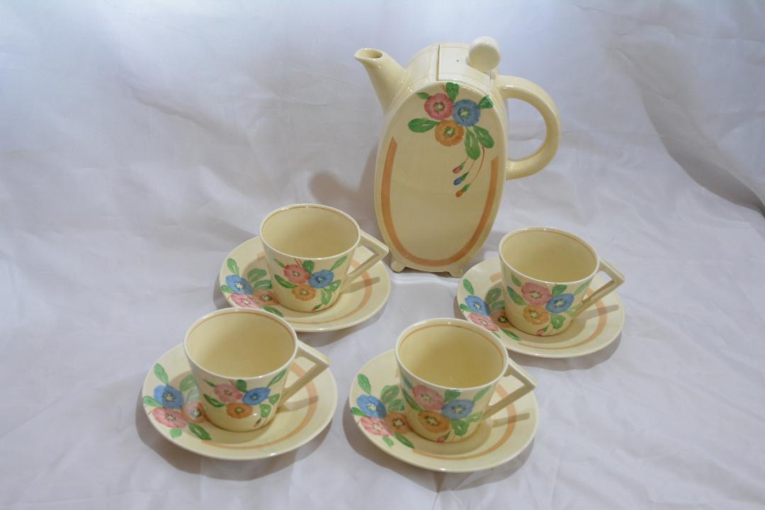 英国 クラリス・クリフ作のコーヒーセット 英国 クラリス・クリフ作のコーヒーセット