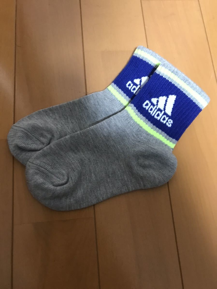 【送料無料】アディダス キッズ　ソックス　未使用　グレー　スポーツ　adidas 靴下_画像2