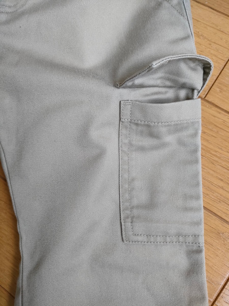 美品 COMME CA ISM コムサイズム 　長ズボン　カーゴパンツ　ベージュ色　サイズ110A_ポケットは左右の2個のみ、他は飾りです。