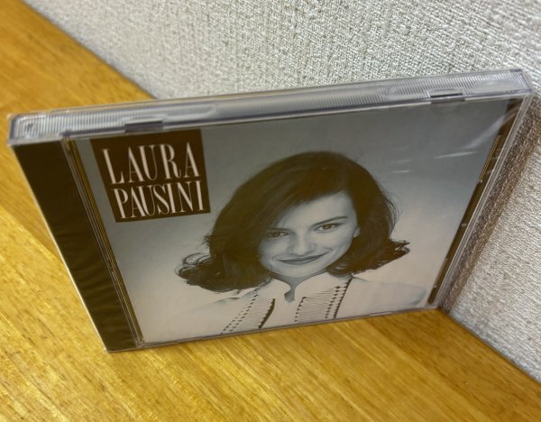 ◎LAURA PAUSINI / 1st ( La Solitudine [孤独を抱きしめて]収録 ) ※米盤CD/未開封/未使用【 WEA LATINA 92385-2 】1994年発売_画像4