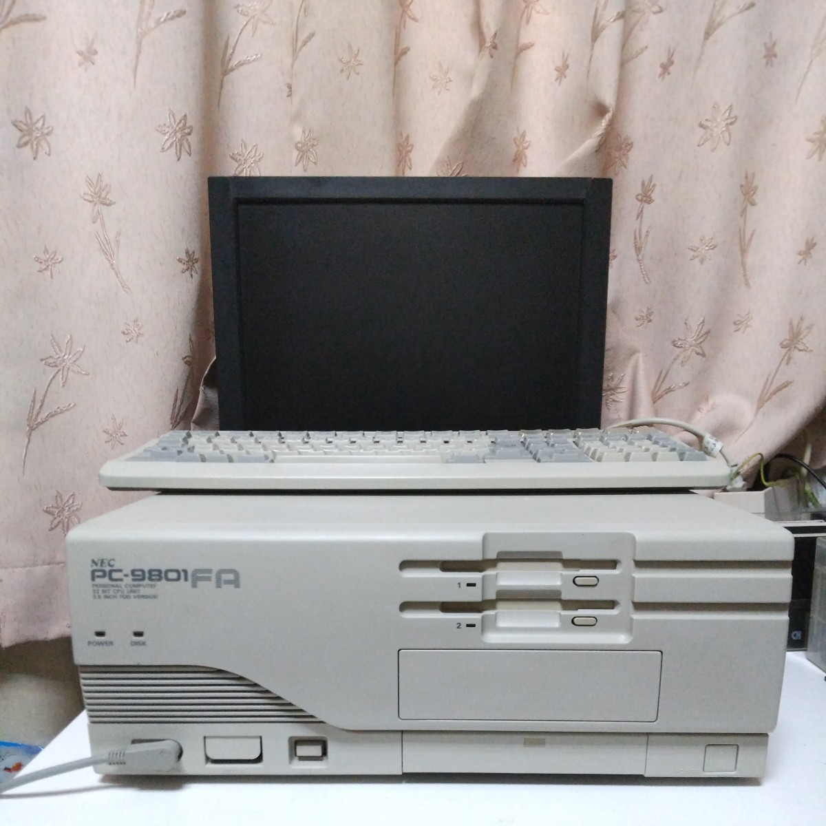 NEC PC-9801FA/U2 1992年(電池新、マザーボード・電源一部・FDDコンデンサ交換)+純正増設メモリボード4MB+純正キーボード_モニター付属しません