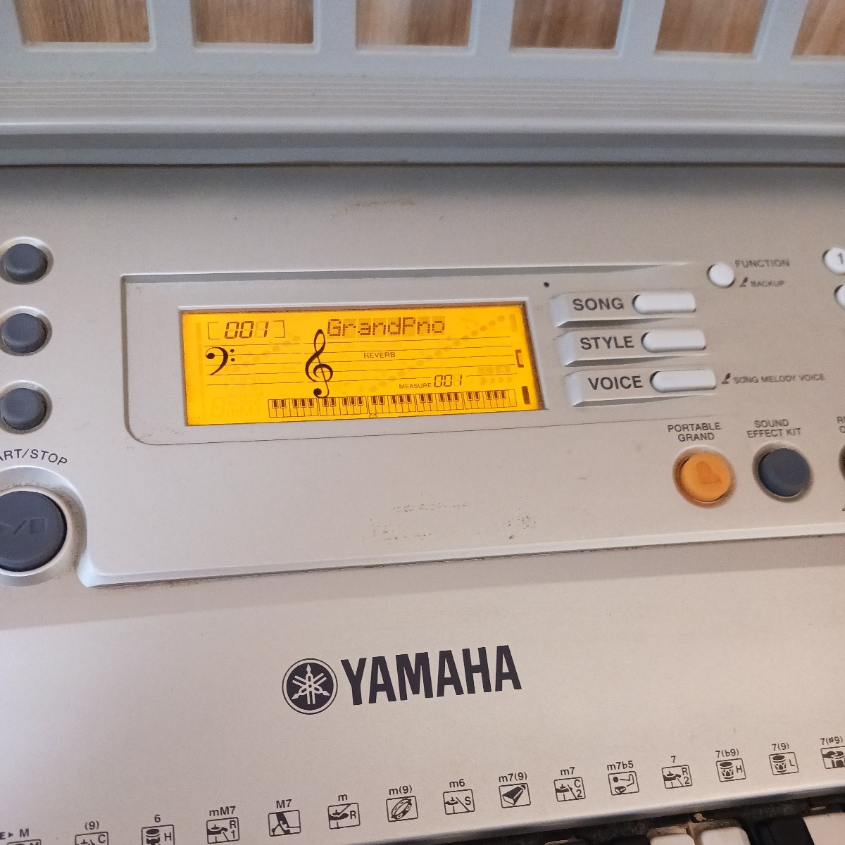 YAMAHA 電子キーボード 61鍵 PSR-E303 ヤマハ 電子ピアノ_画像2