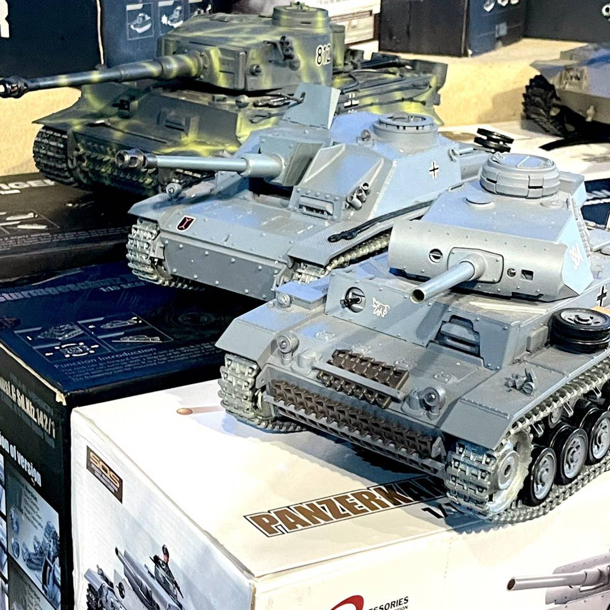  not yet inspection goods / present condition delivery HENGLONG/hen long 1/16SCALE R/C tank radio-controller tank large amount summarize TIGER/KING TIGER/LEOPARD2A6/PANTHER etc. * explanatory note obligatory reading!