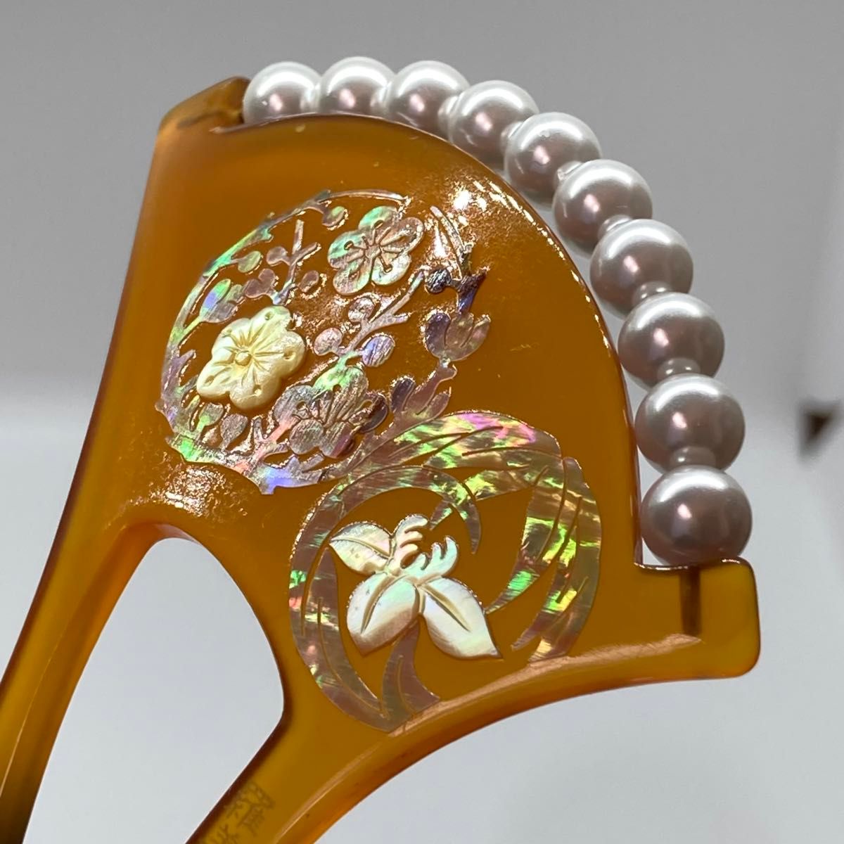 羅美遊　パール　螺鈿菊菖蒲　鼈甲風　バチ型　 かんざし 簪
