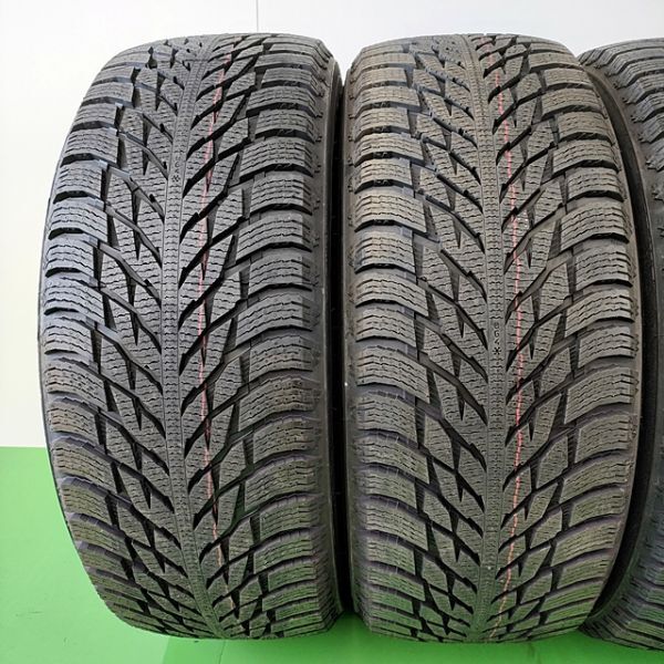 【送料無料】 NOKIAN TYRES 275/65R18 116R HAKKAPEKITTA R3 SUV ノキアンタイヤ ハッカペリッタ スタッドレス タイヤ 4本セット YW381_画像2