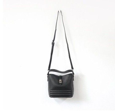 【新品】2way シンプル トートバッグ　ポーチ付き　ミニバッグ　韓国　ブラック ハンドバッグ ショルダーバッグ