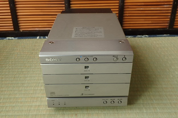17-37 ソニー コンパクトディスクプレーヤー 3CDチェンジャー CDP-M11C システムコントロール HMD-M11専用の画像1