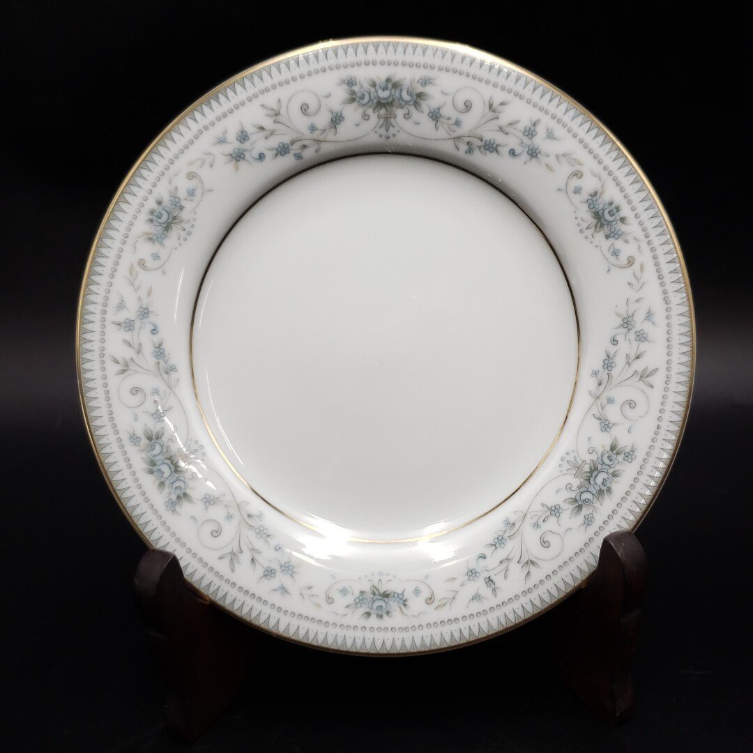 Noritake ノリタケ NOBLE 16cm 丸皿 小皿 セット プレートセット ブルー系 小花柄 金彩 絵柄 色褪せ 色剥げ ホームパーティー【60z7】の画像2