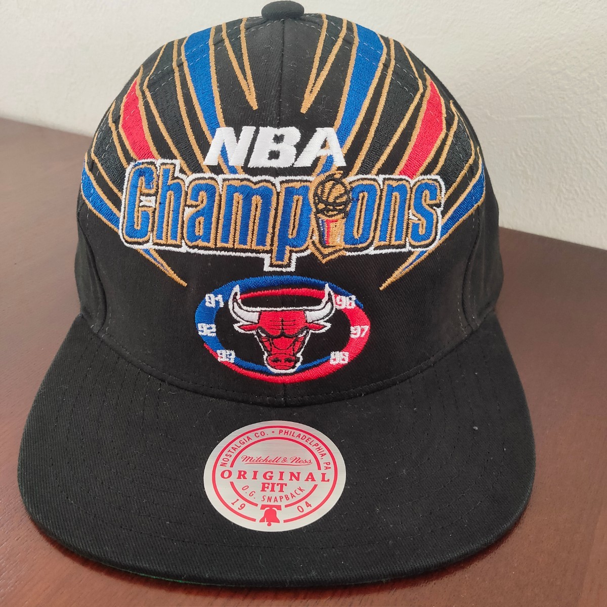 未使用品 ミッチェルアンドネス NBA キャップ ブルズ Champions 帽子 ブラック Bulls スナップバック Mitchell&Nessの画像1