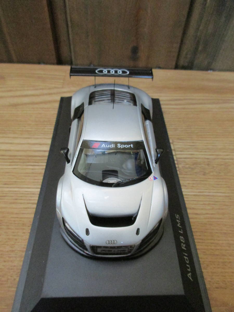 1/43 シュコー アウディR8 LMS Audi ディーラーパッケージ Schuco _画像5