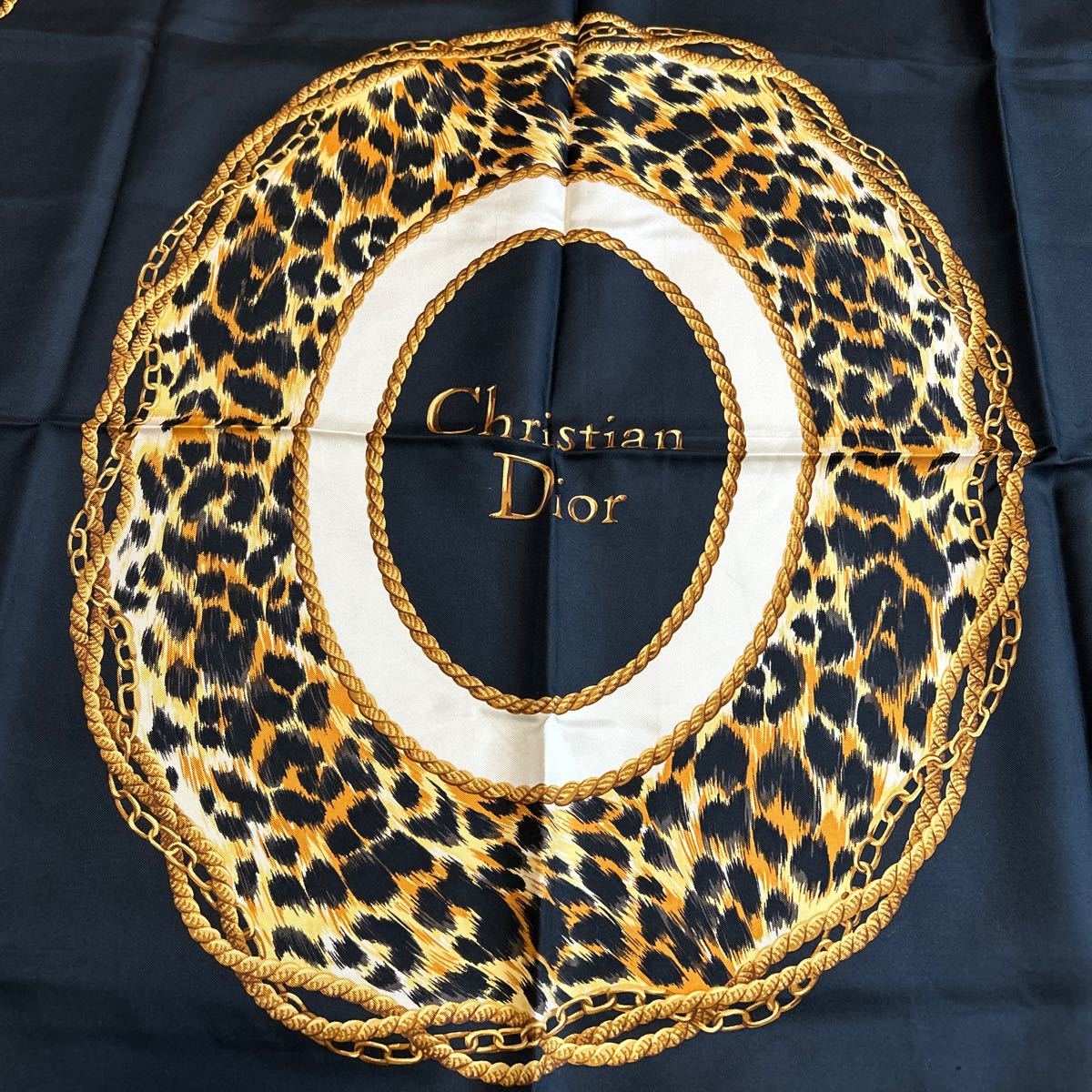Christian Dior クリスチャンディオール シルクスカーフ シルク100％ レオパード柄の画像3