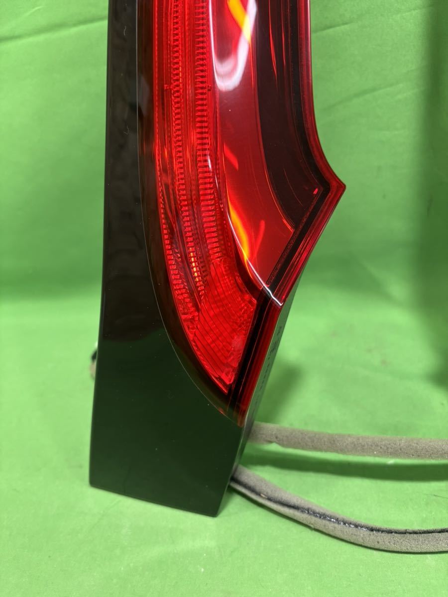 ホンダ フィットHV GP5GP6 後期用 テールランプ左右セット リッドライト LED 洗車傷程度です スタンレー W3696 個人宅配送不可_画像4