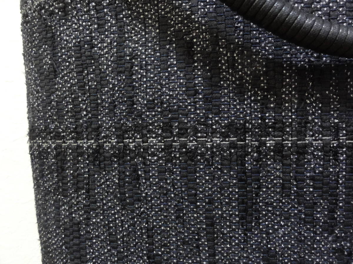 古布で裂織り★ぴりかの裂き織りバッグ★泥大島紬・大きめ・シックな色合い_裂き織の拡大です