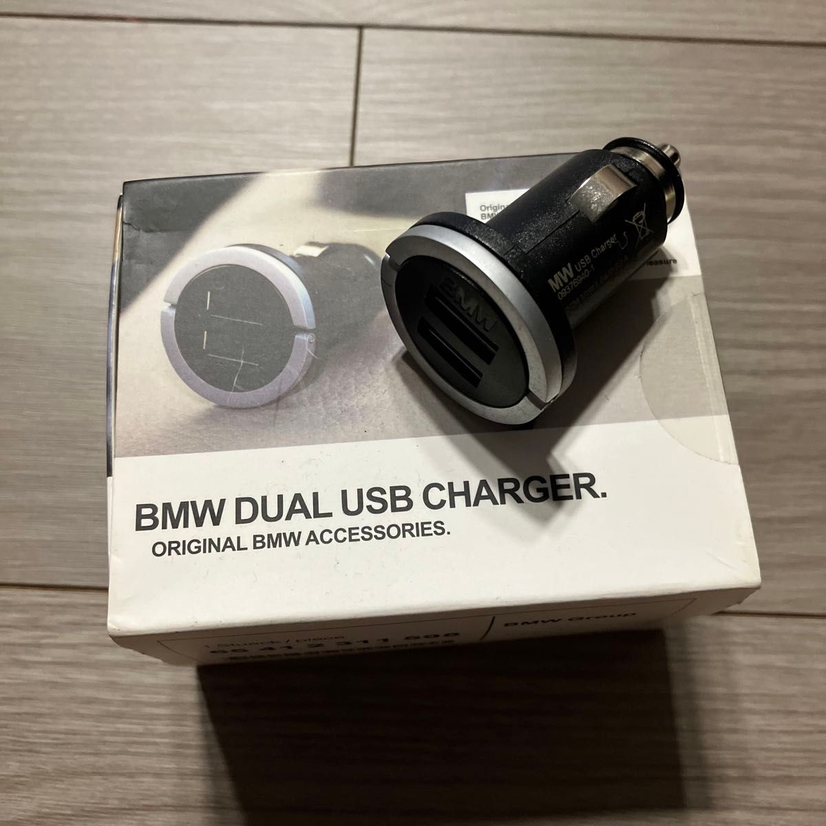 BMW 純正　デュアル　USBソケット