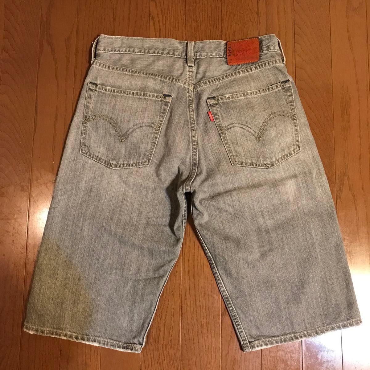 Levi's ダメージ加工 ブラックデニムハーフパンツ w30 ハーフパンツ ジーンズ