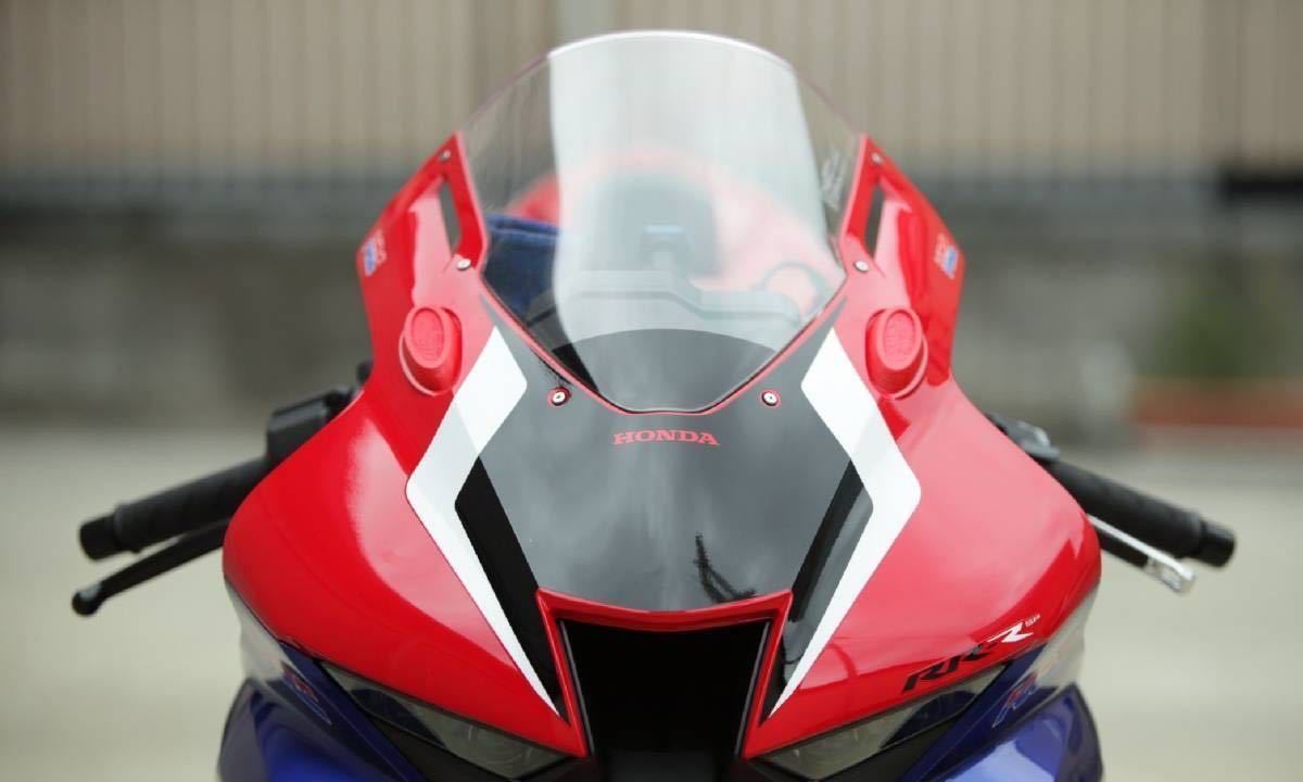 Route33オリジナル ホンダCBR1000RR-R(SC82)専用設計 バックミラーホールカバー（カラー３色）Route33オリジナルステッカー付_画像1