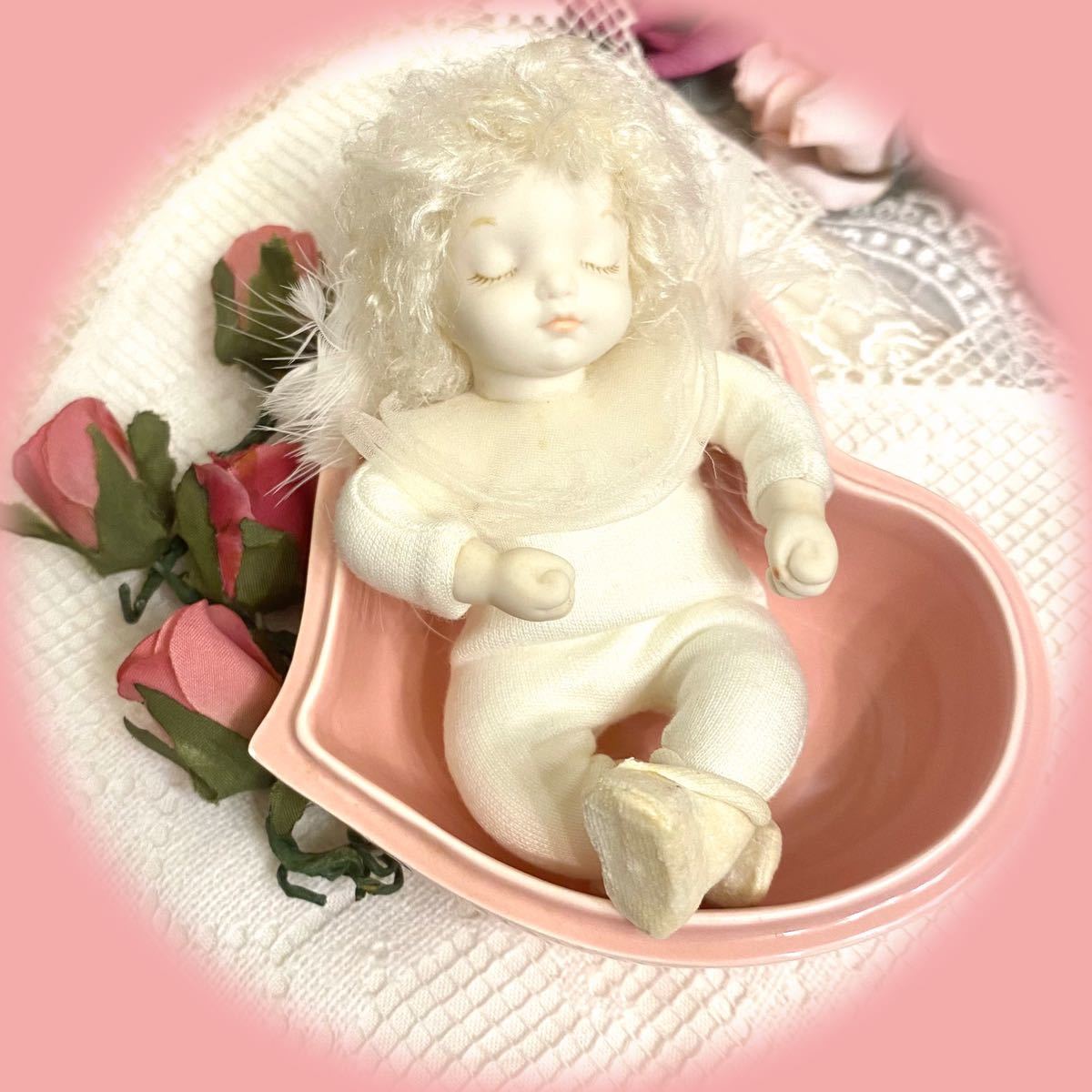 若月まり子 ベビーエンジェル 愛を運ぶ天使の赤ちゃん ハートのベッド ビスクドール 創作人形 ポーセリン 陶器 可愛いBaby Angelの画像6